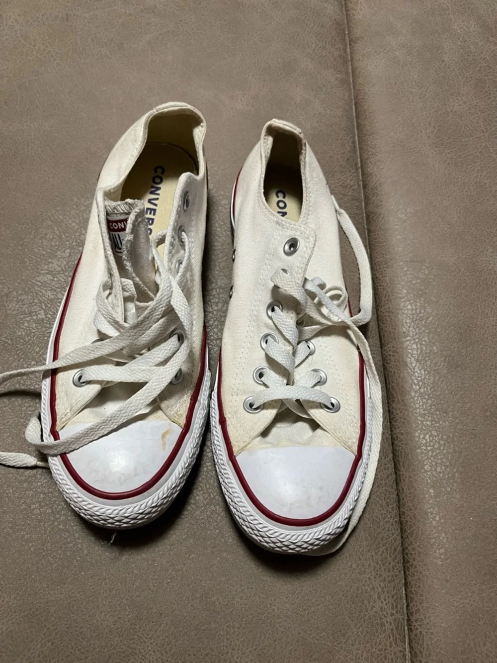 Converse Classic Low Top Canvas Sneakers in Off-White with Red Trim unisex - Picture 3 of 9